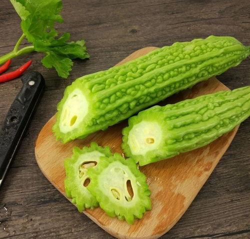 梦到吃瓜有好多籽,瓜籽满溢的奇幻食梦之旅