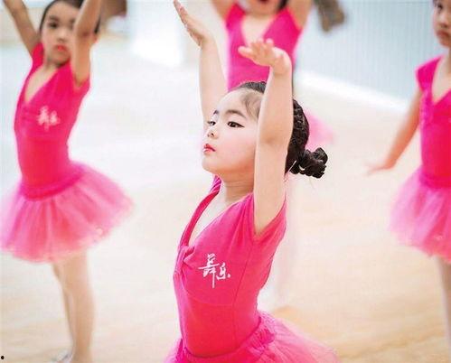 女舞蹈老师吃瓜,揭秘娱乐圈幕后真相