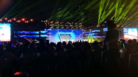 山东迎新晚会吃瓜,吃瓜群众围观精彩瞬间